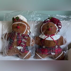 Set of 2 Sparkle Dusted Gingerbread Plush Pillows